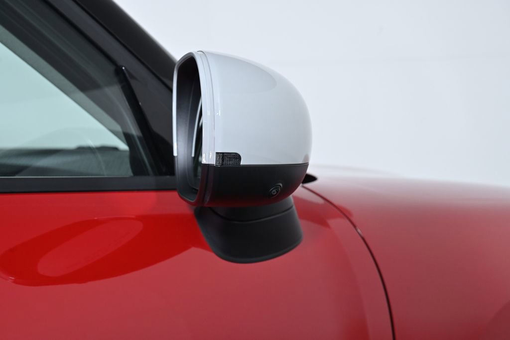 Used 2025 MINI Cooper Countryman SE w/ Comfort Package Max image 11