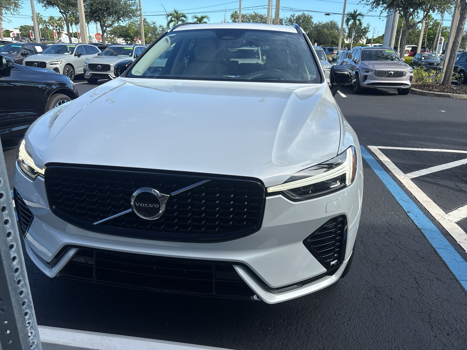 Certified 2025 Volvo XC60 T8 Ultra w/ Protection Package Premier AWD/4WD image 2