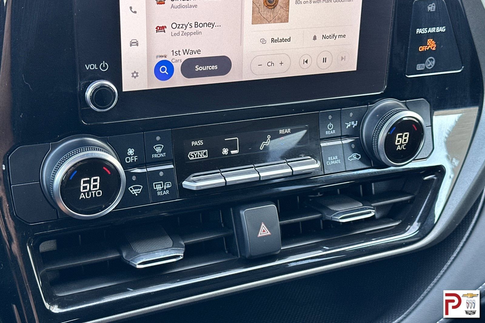 Used 2024 Toyota Highlander LE AWD/4WD image 27