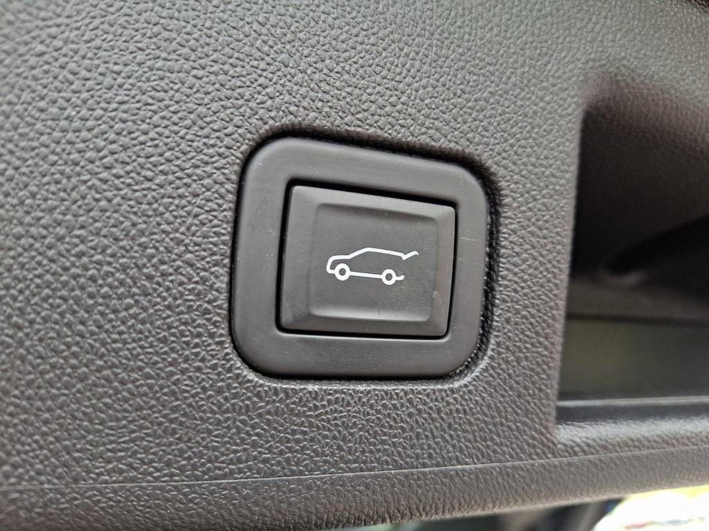 Used 2024 Chevrolet Equinox LT FWD image 28