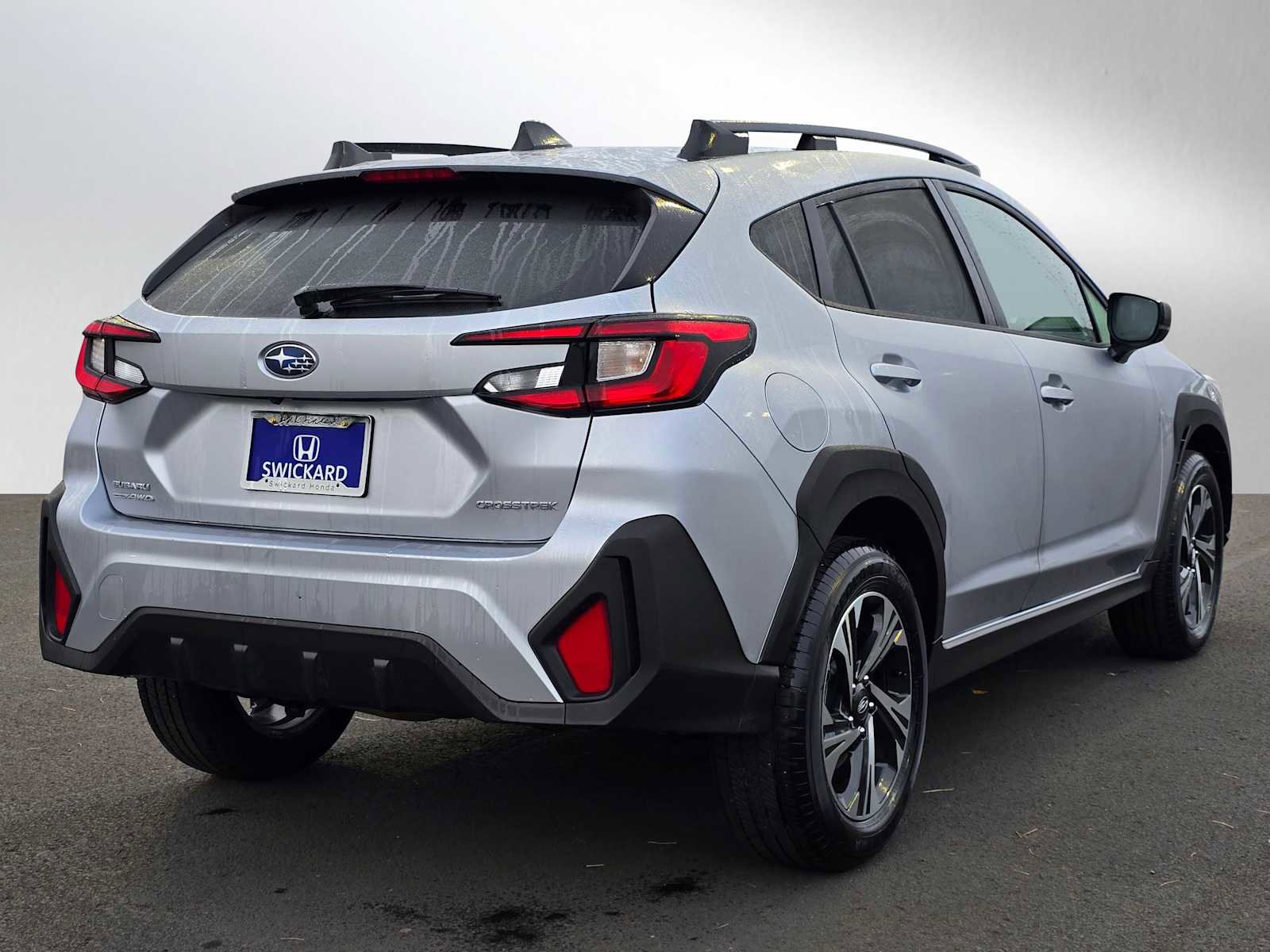 Used 2024 Subaru Crosstrek 2.0i Premium image 3