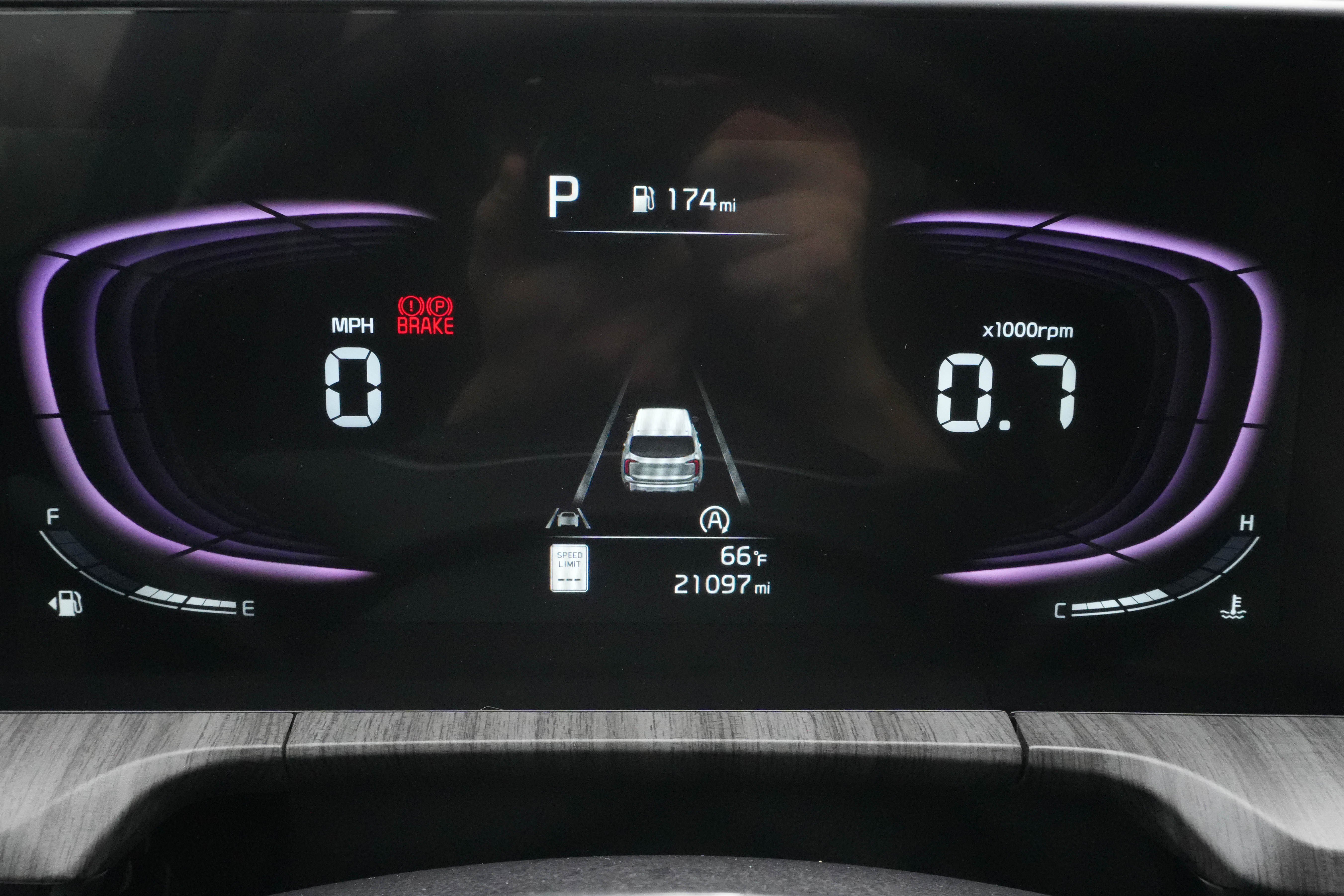 Used 2025 Kia Telluride EX w/ EX Captain's Chair Package image 20