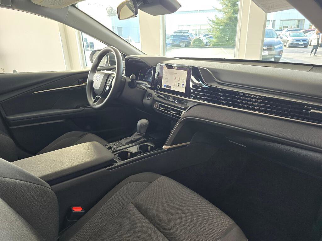 Used 2026 Toyota Camry LE image 45