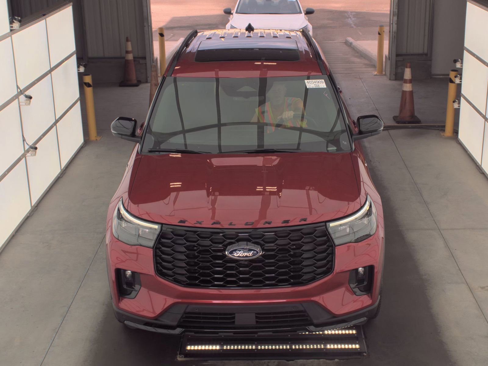 Used 2025 Ford Explorer ST-Line w/ Premium Package AWD/4WD image 2