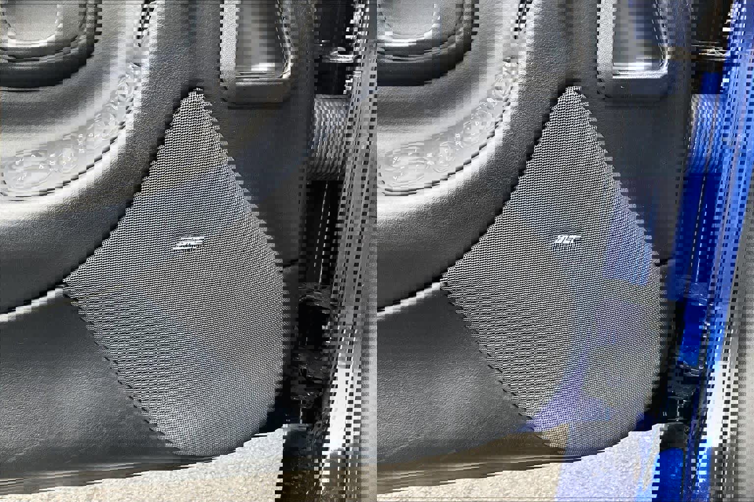 Used 2004 Chevrolet Corvette Z06 w/ Z06 Preferred Equipment Group image 30