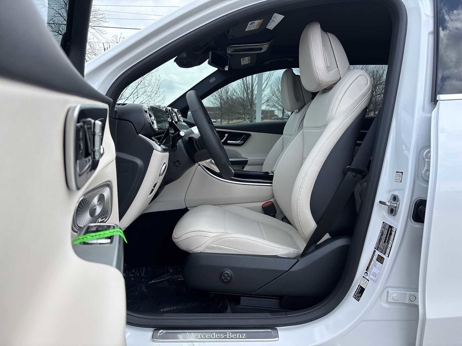 New 2026 Mercedes-Benz GLC 300 image 2