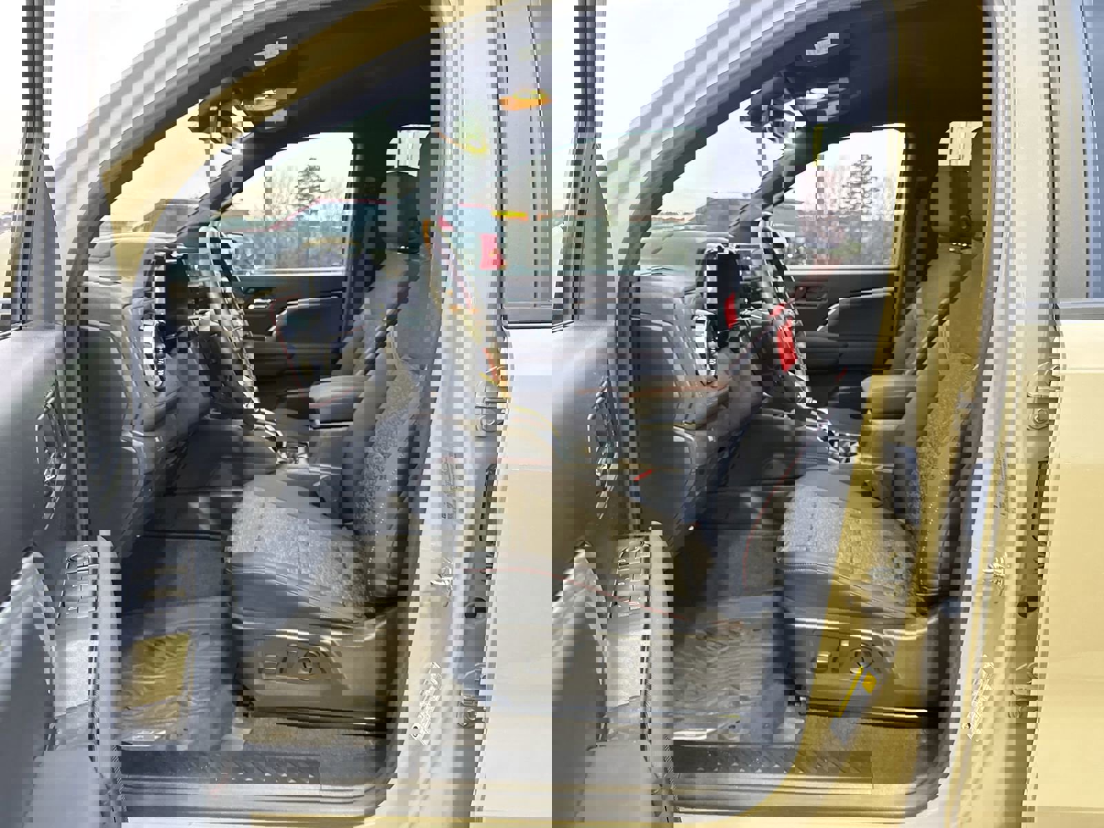 Used 2023 Chevrolet Colorado Z71 w/ Z71 Convenience Package 2 image 16