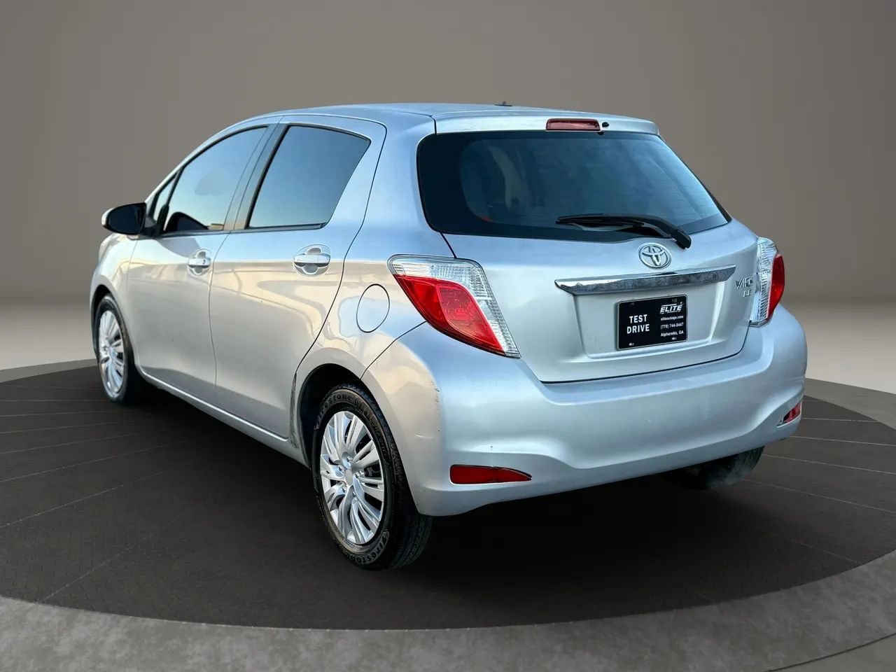 Used 2013 Toyota Yaris LE image 6