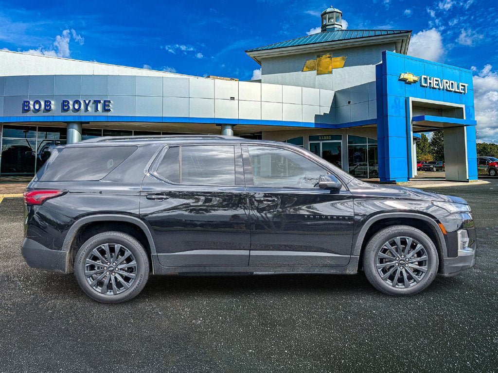 Used 2023 Chevrolet Traverse RS w/ LPO, Floor Liner Package FWD image 8