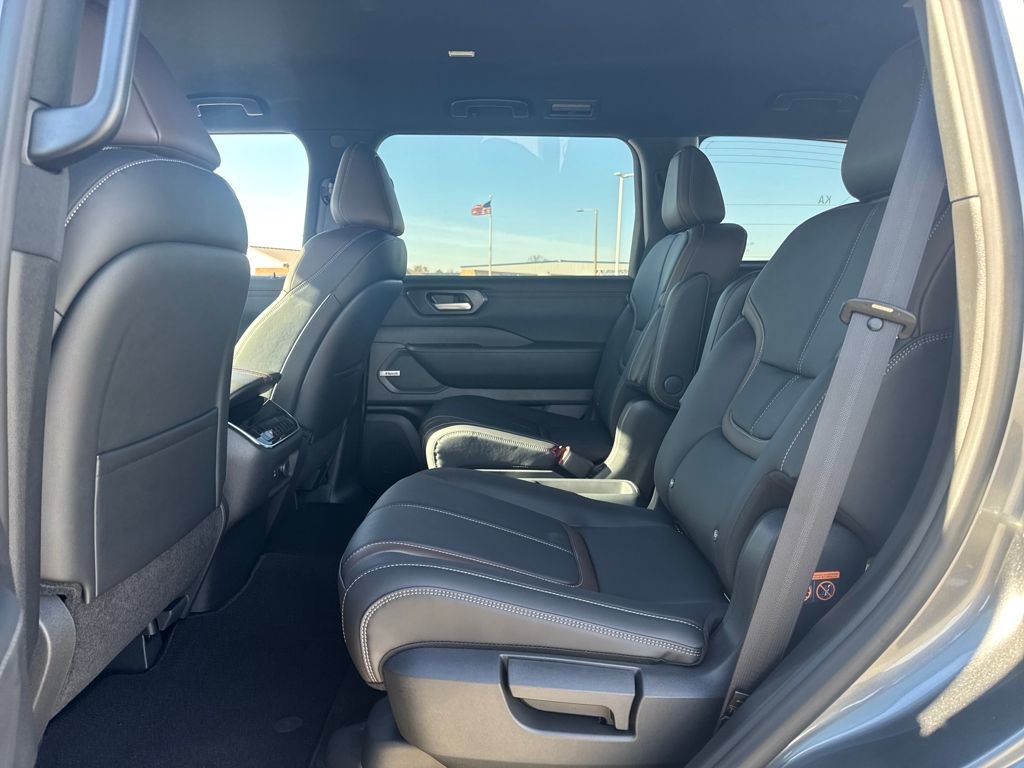 New 2026 Nissan Armada SL w/ Captain's Chari Seat Package image 16