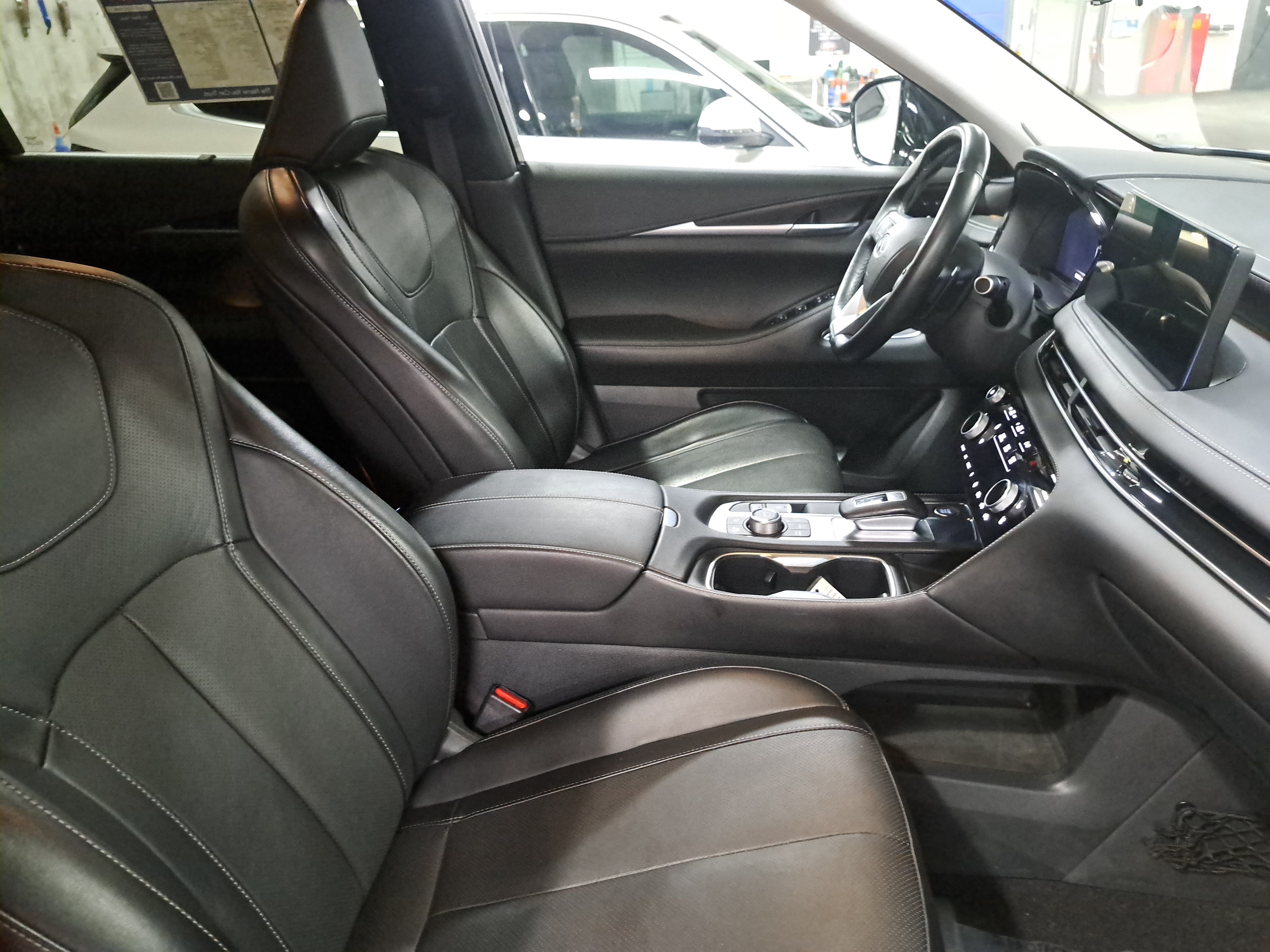 Used 2023 INFINITI QX60 Sensory w/ Vision Package AWD/4WD image 10