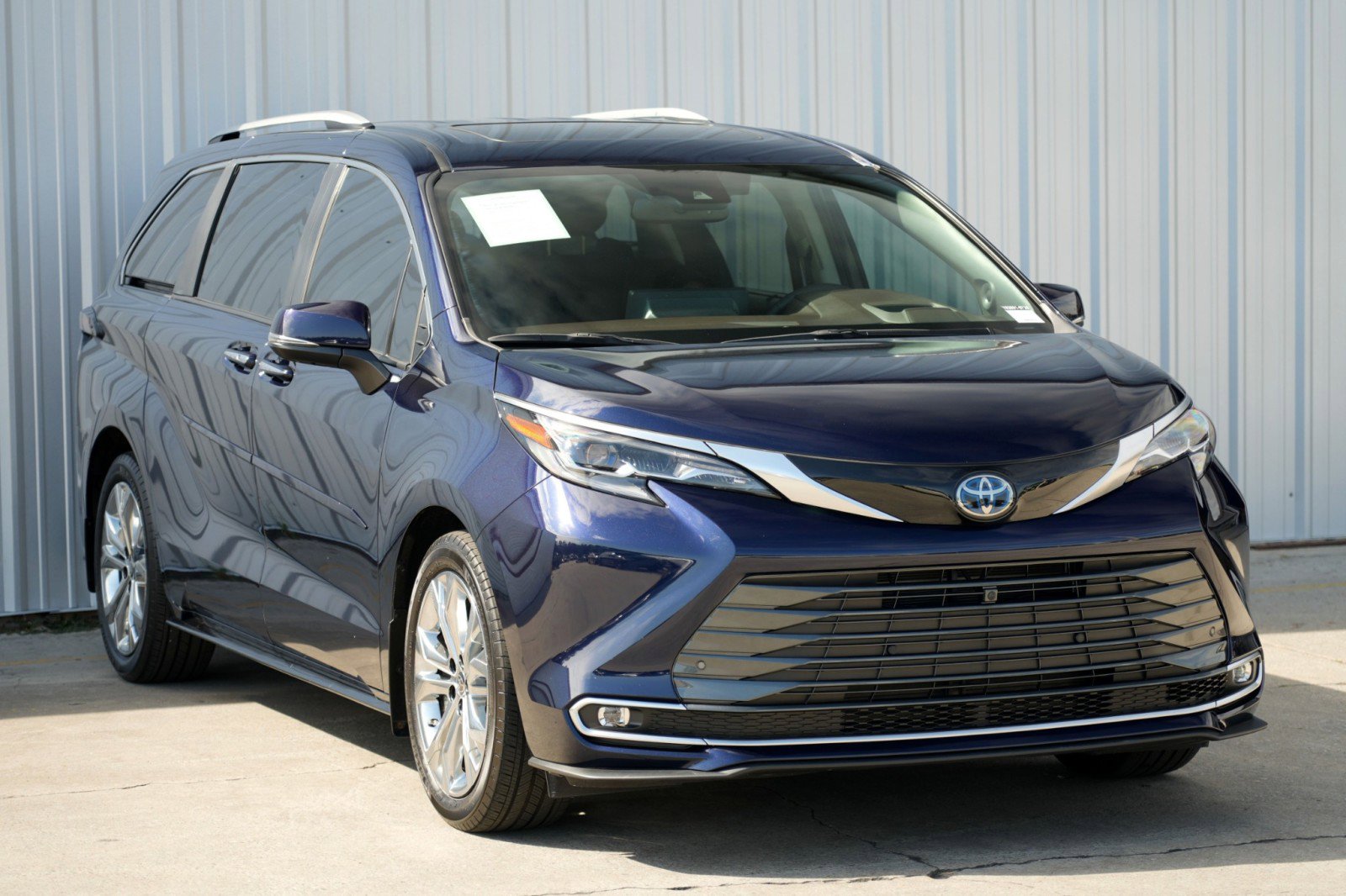 Used 2024 Toyota Sienna Platinum image 57