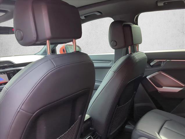 Used 2023 Audi Q3 2.0T Premium image 16