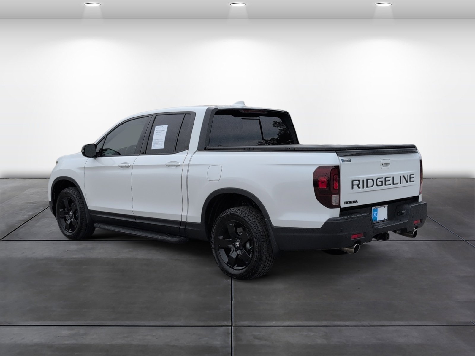 Certified 2024 Honda Ridgeline Black Edition image 3