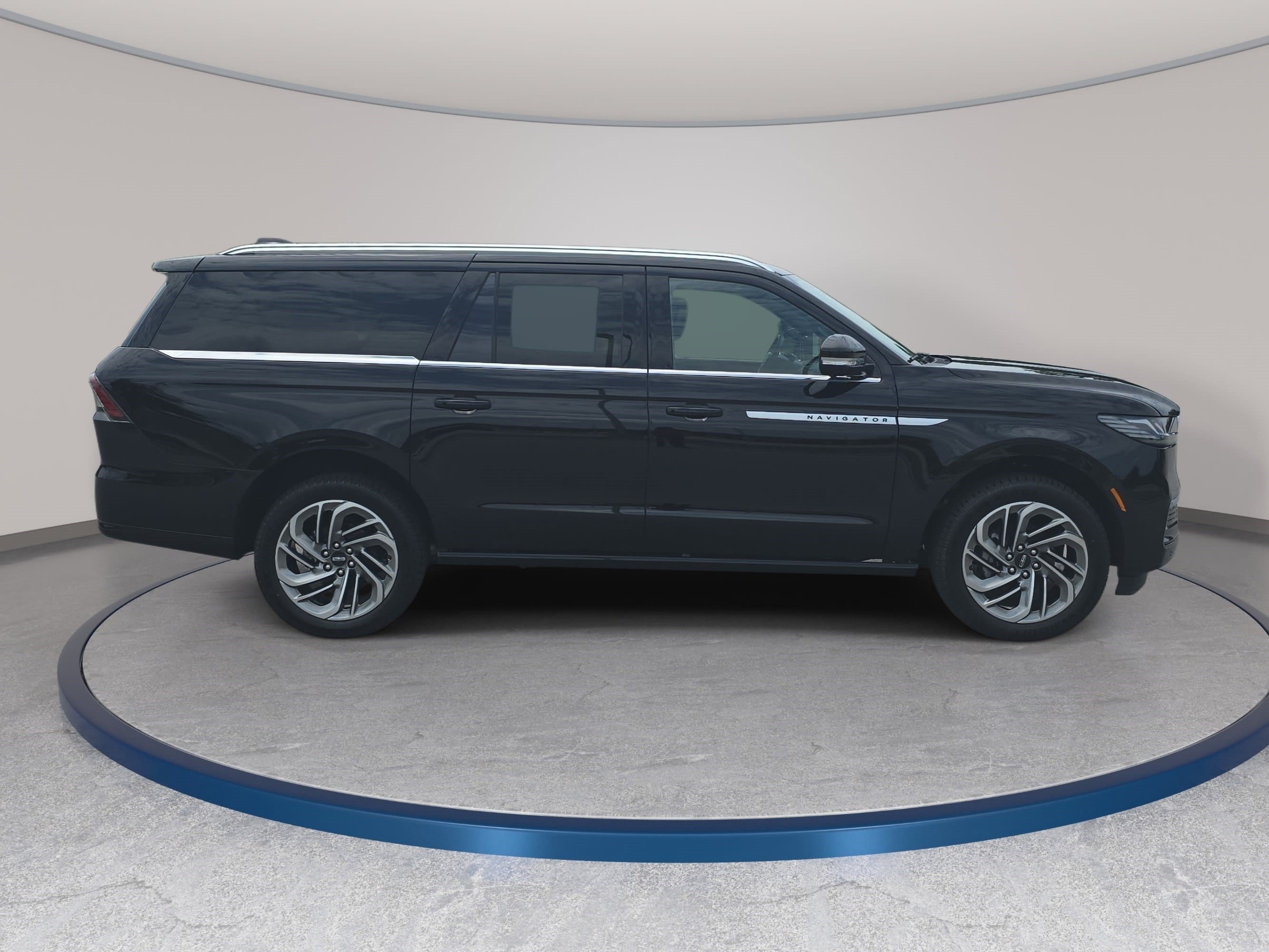 New 2026 Lincoln Navigator L Reserve AWD/4WD image 4