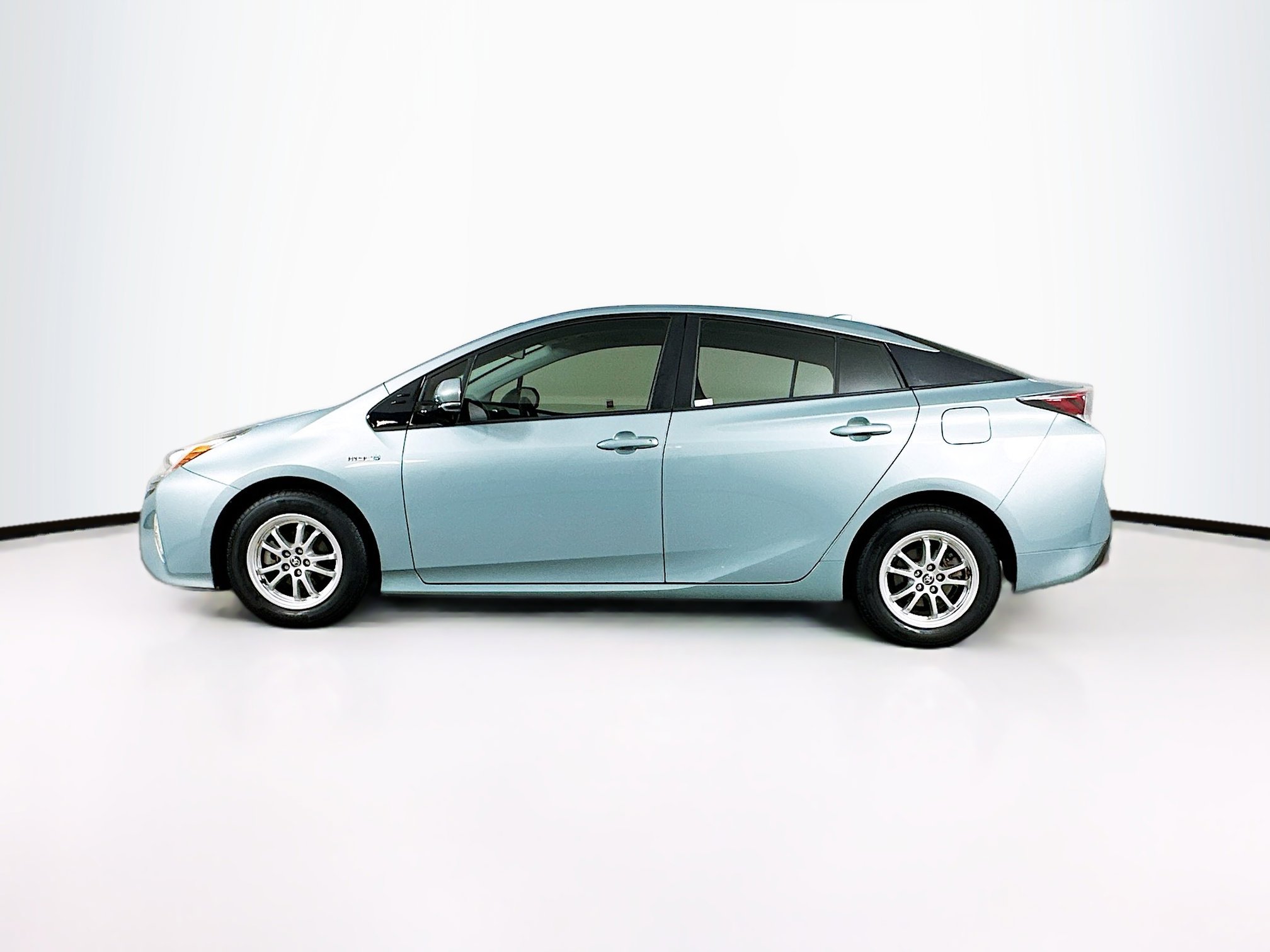 Used 2016 Toyota Prius Two image 4