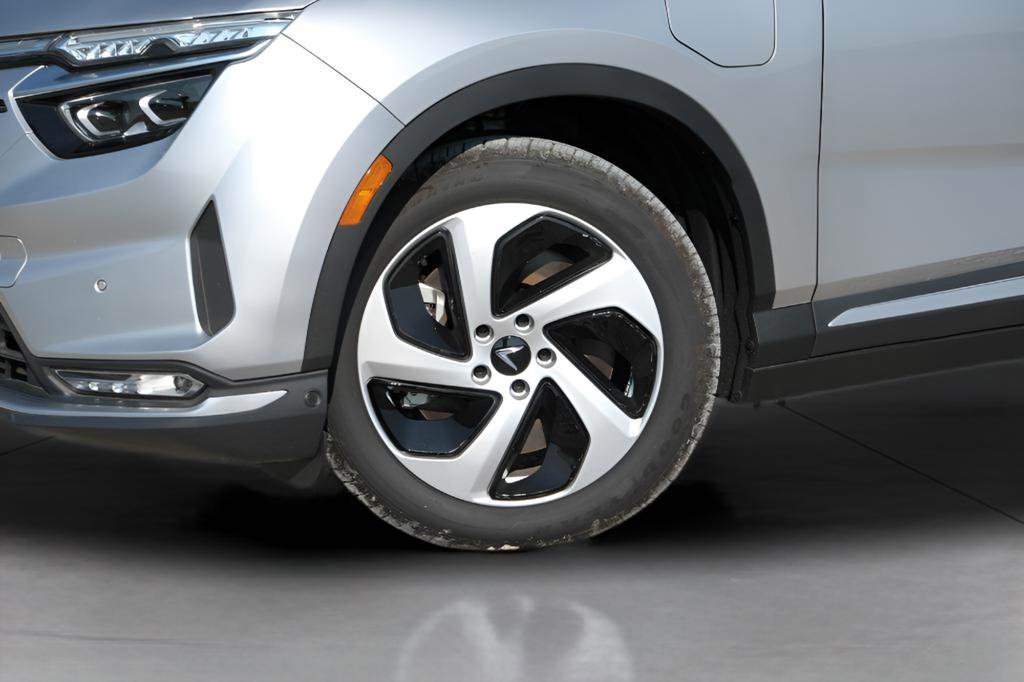 New 2025 VinFast VF 8 Eco image 35