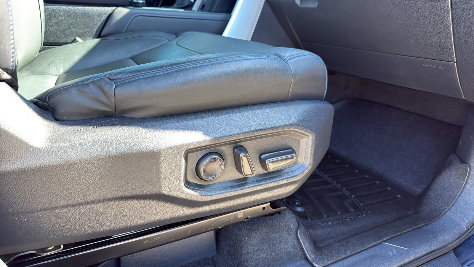 Used 2023 Toyota Tundra Platinum AWD/4WD image 24