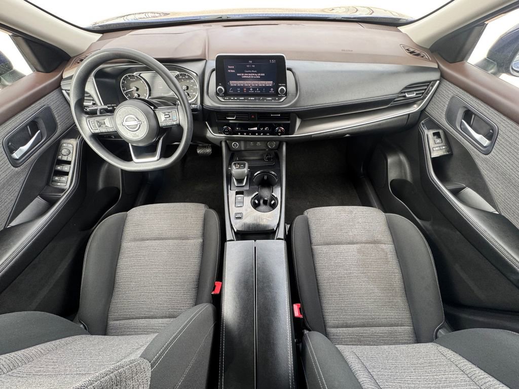 Used 2023 Nissan Rogue SV image 9