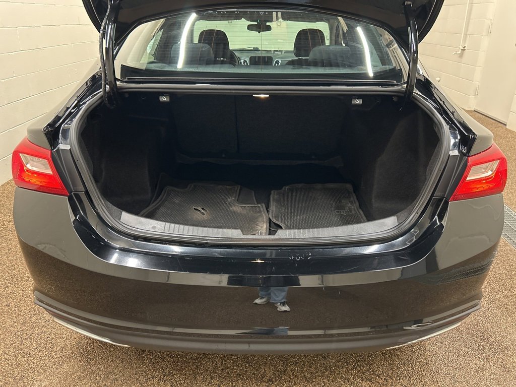 Used 2022 Chevrolet Malibu RS image 11