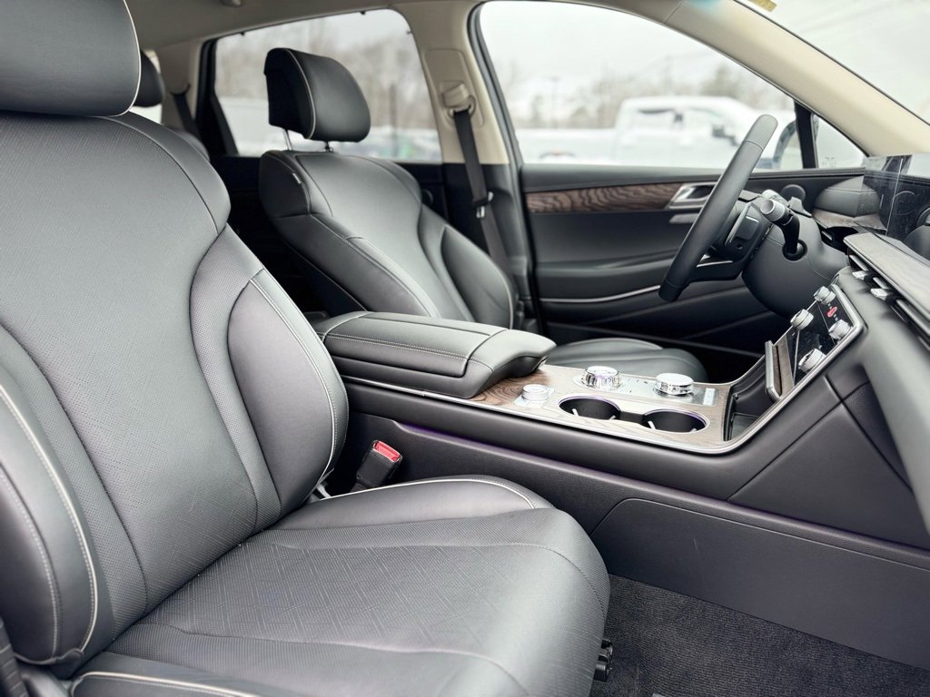 Used 2025 Genesis GV80 3.5T Advanced image 11