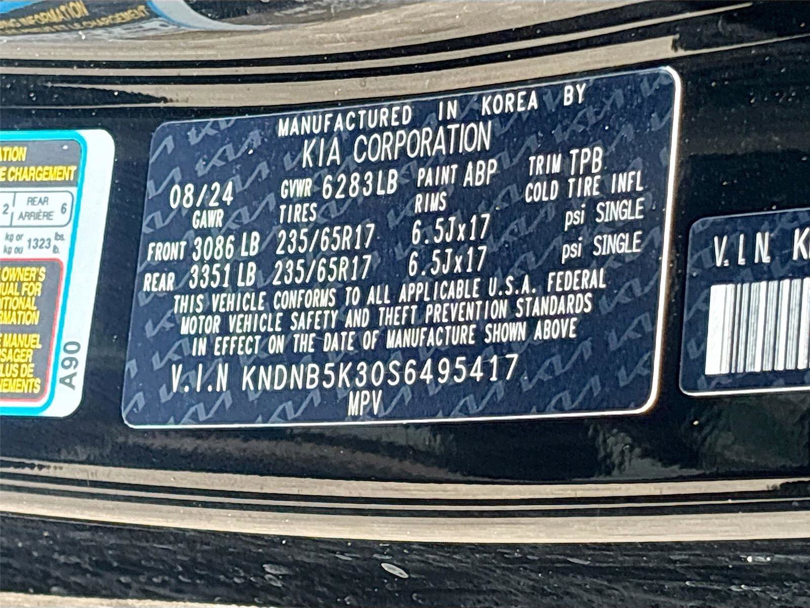 Used 2025 Kia Carnival FWD image 33