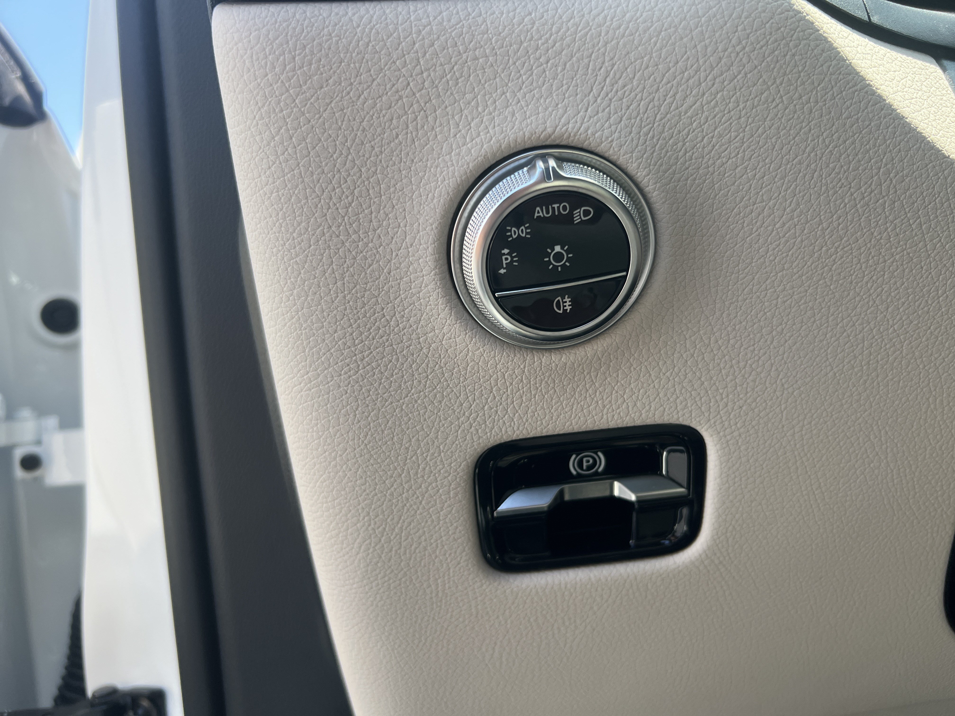 Certified 2025 Mercedes-Benz GLC 300 4MATIC image 17