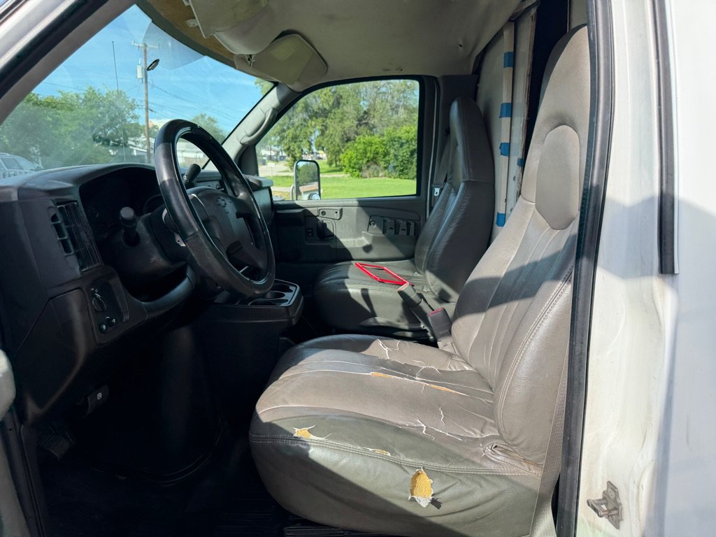 Used 2006 Chevrolet Express 3500 RWD image 38