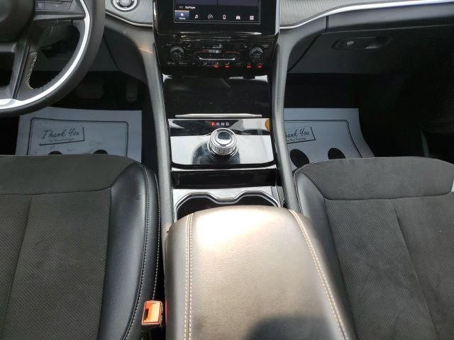Used 2023 Jeep Grand Cherokee Altitude AWD/4WD image 22