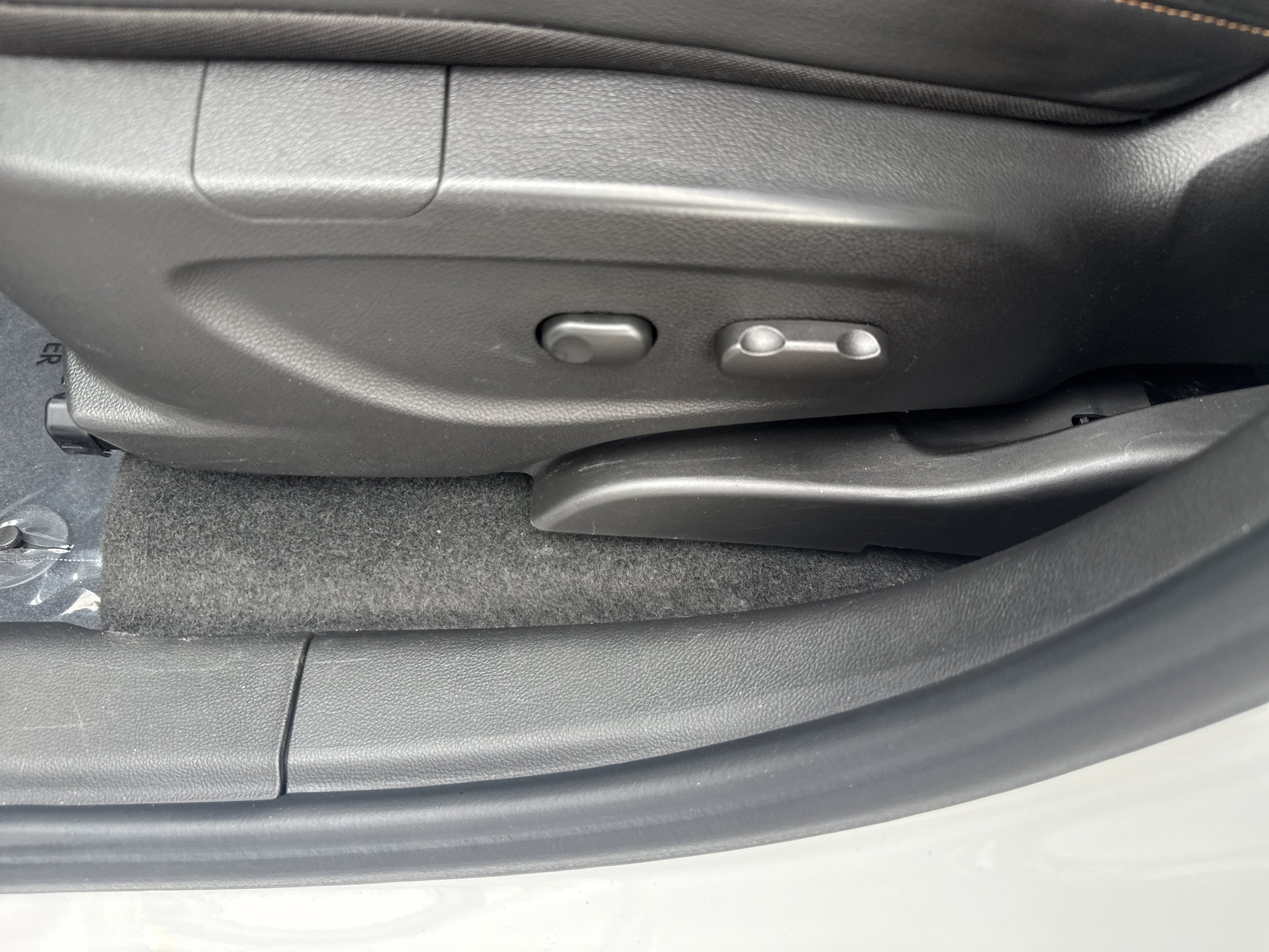 Used 2020 Chevrolet Trax LT w/ LT Convenience Package FWD image 4