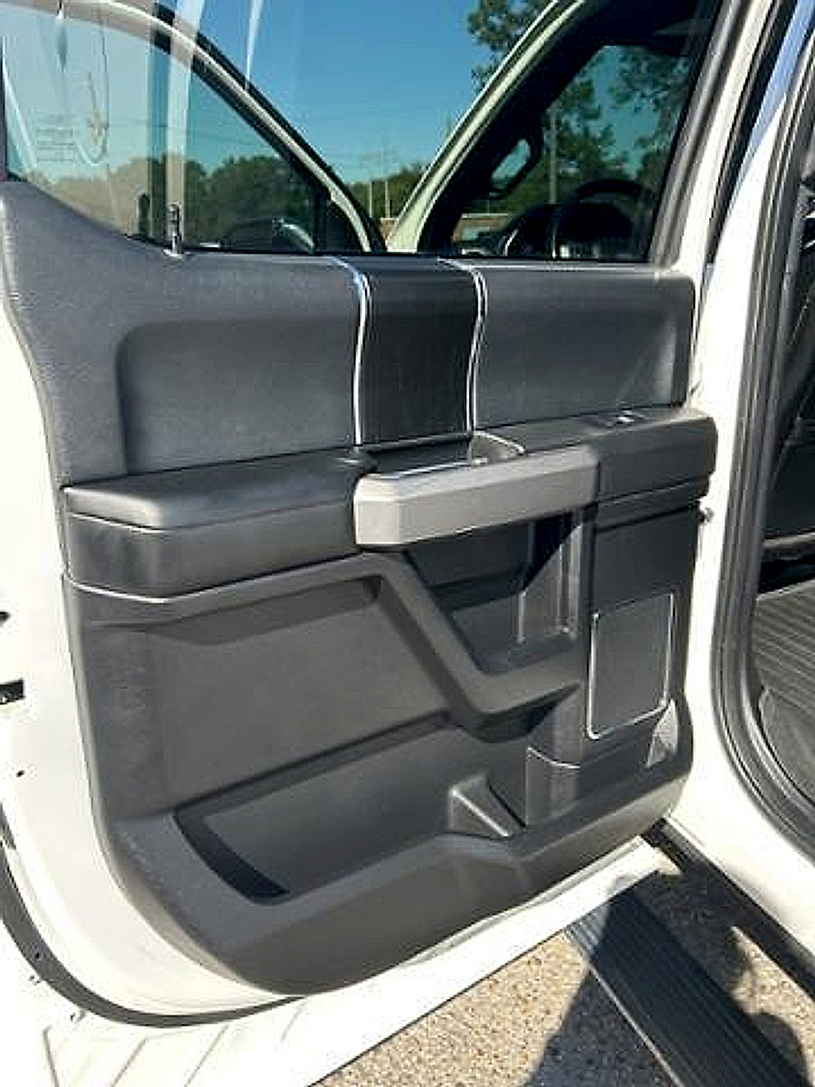 Used 2018 Ford F150 Platinum w/ Equipment Group 701A Luxury image 29