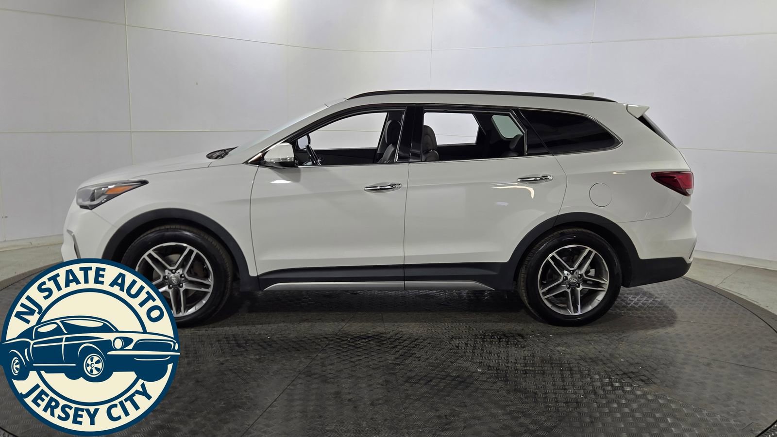 Used 2019 Hyundai Santa Fe XL AWD/4WD image 4