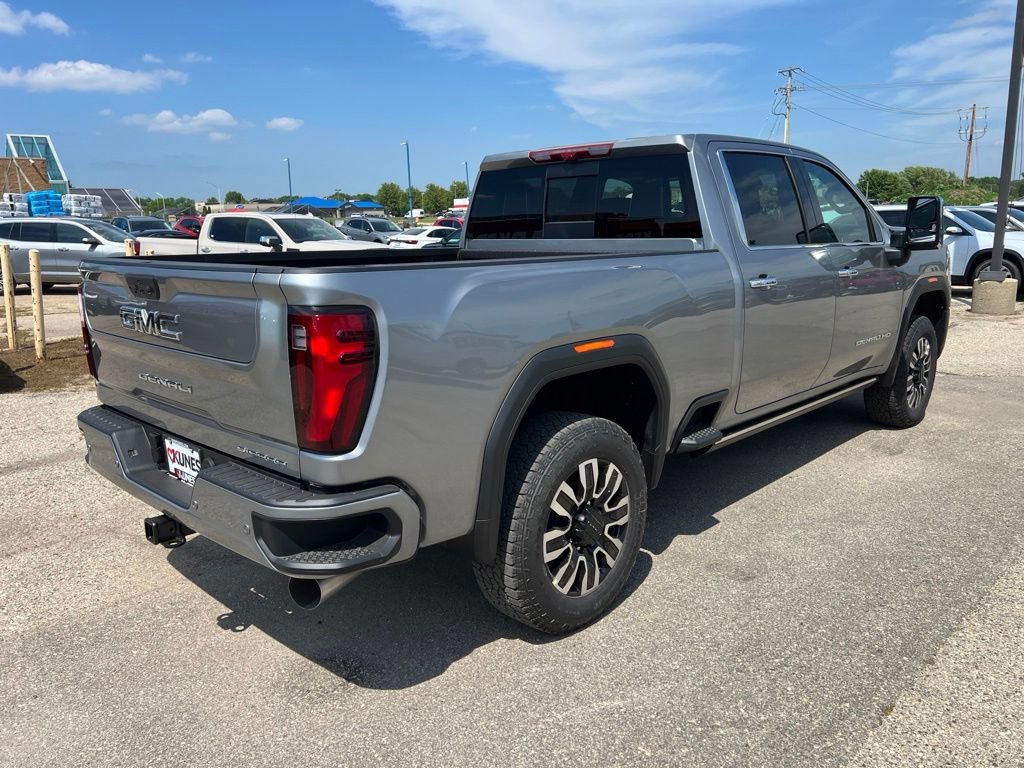 New 2026 GMC Sierra 2500 Denali Ultimate w/ LPO, Black Badging Package AWD/4WD image 8