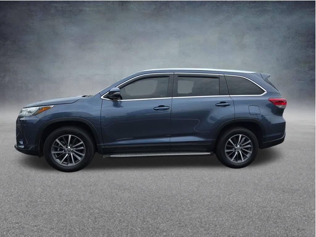 Used 2019 Toyota Highlander XLE FWD image 12
