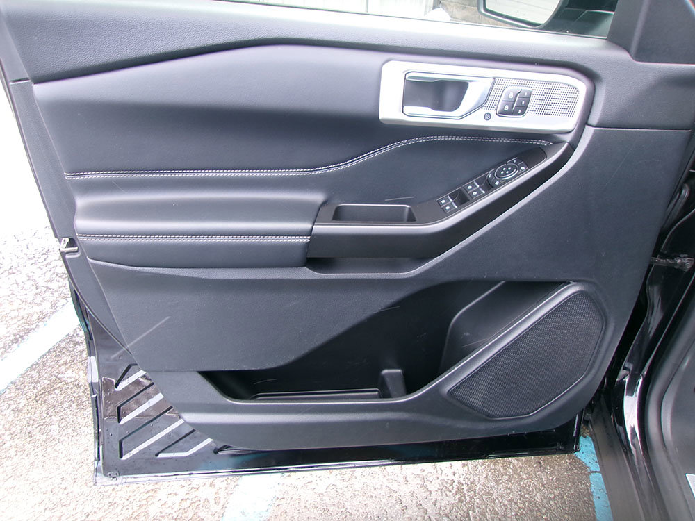 Used 2020 Ford Explorer Limited image 17