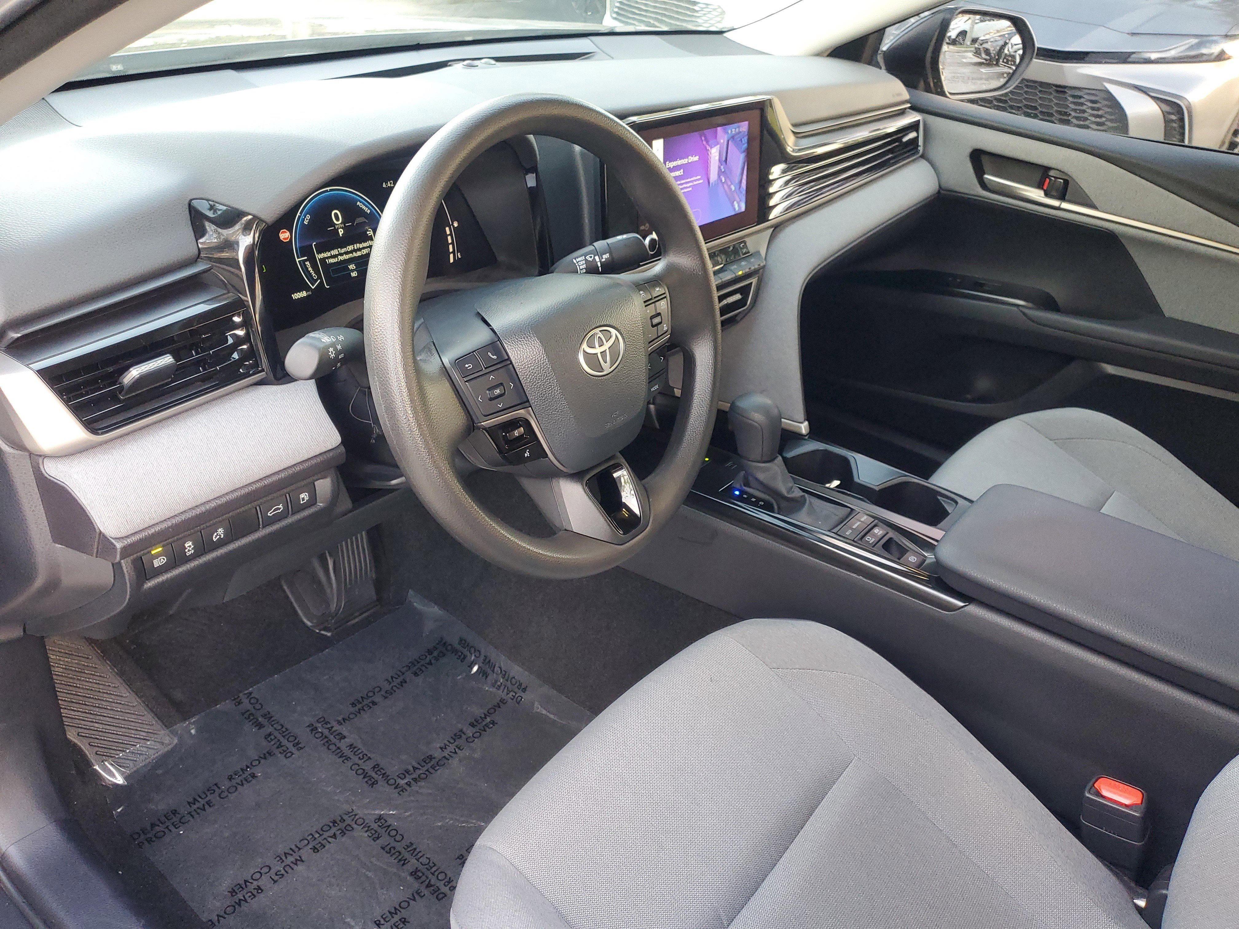 Used 2025 Toyota Camry LE image 16