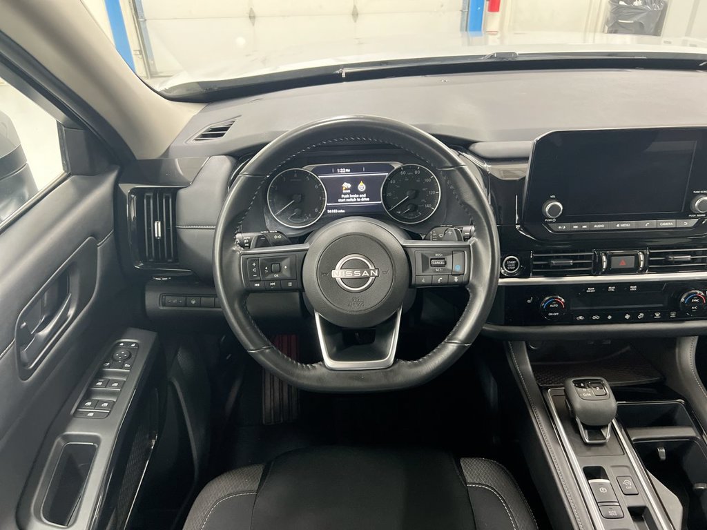 Used 2024 Nissan Pathfinder SV FWD image 11