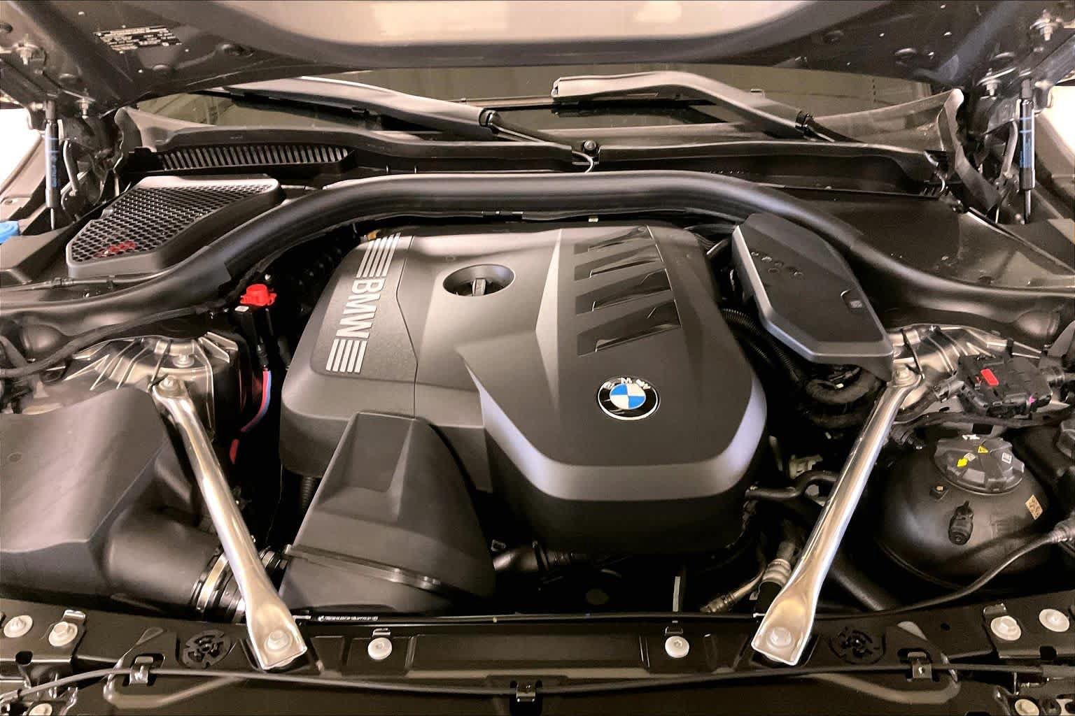 Used 2026 BMW 530i xDrive w/ M Sport Package AWD/4WD image 16
