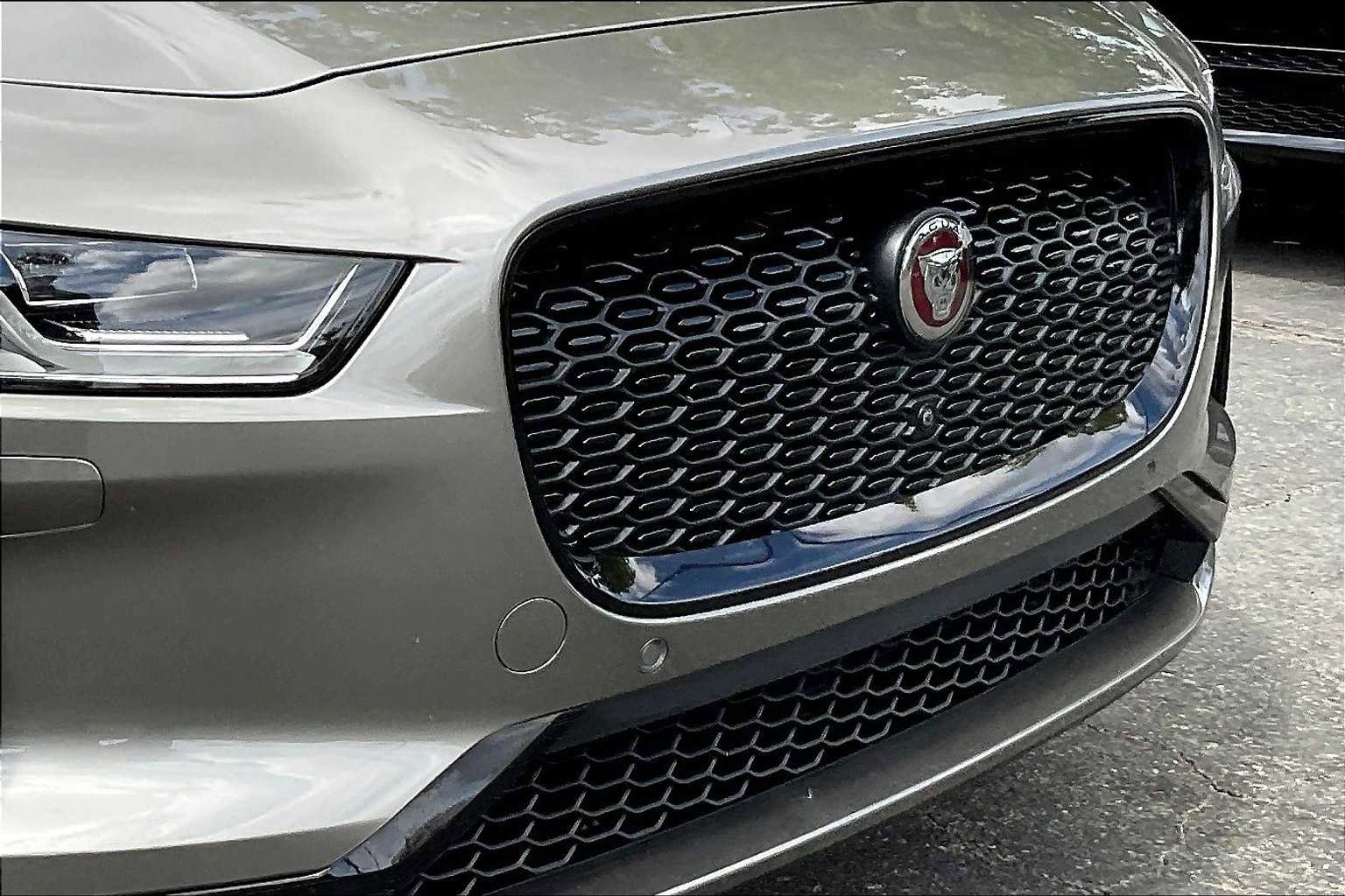 Used 2020 Jaguar I-PACE SE image 32
