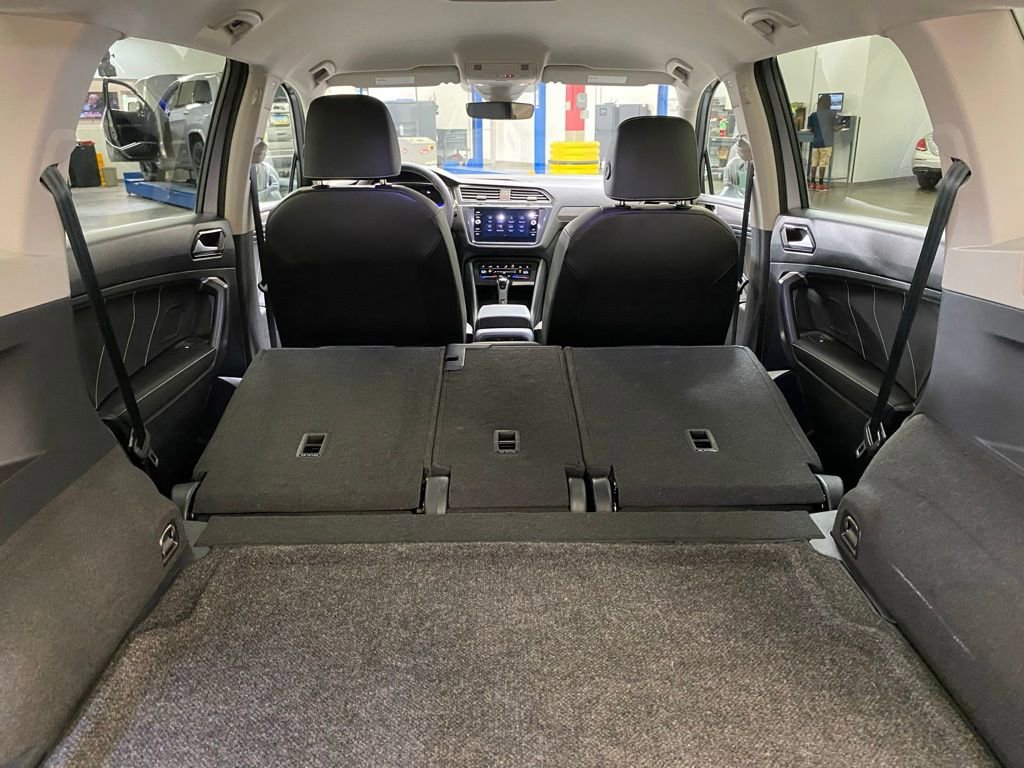 Used 2024 Volkswagen Tiguan Wolfsburg Edition image 43