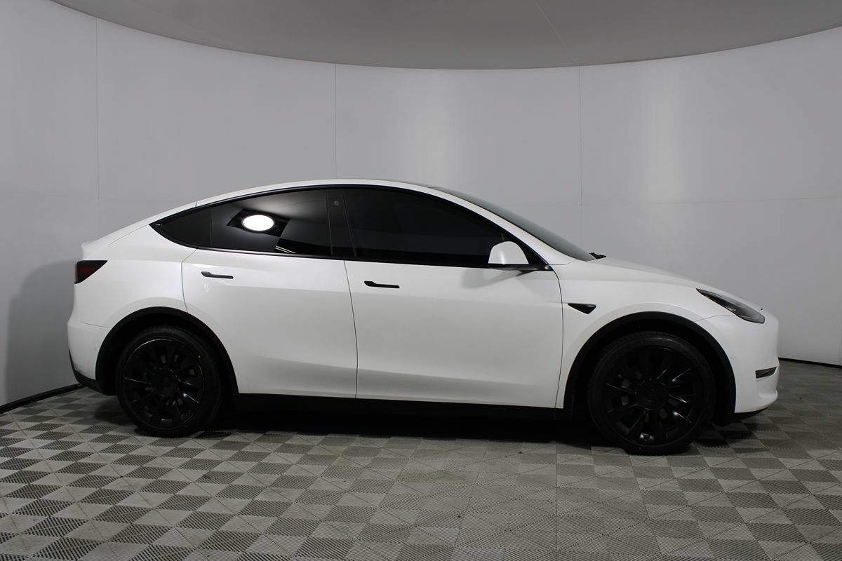 Used 2022 Tesla Model Y Long Range AWD/4WD image 34