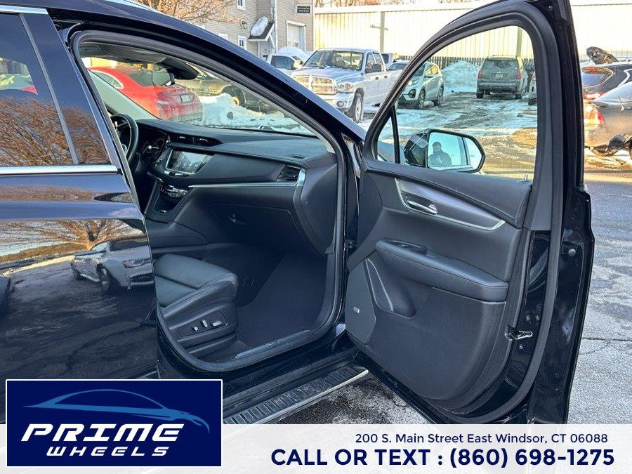 Used 2019 Cadillac XT5 Premium Luxury w/ Driver Assist Package image 16