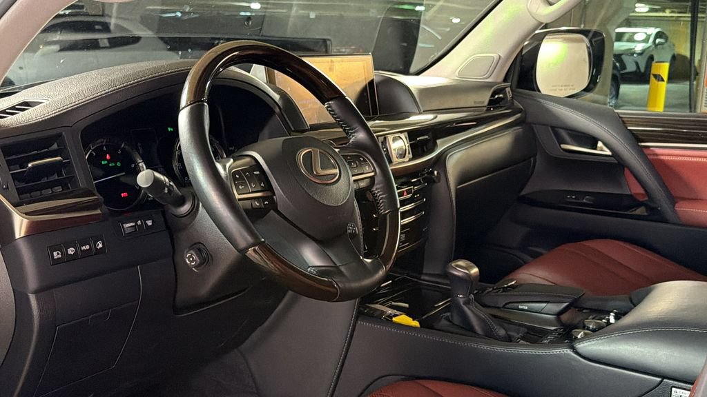 Used 2018 Lexus LX 570 4WD w/ Luxury Package image 24