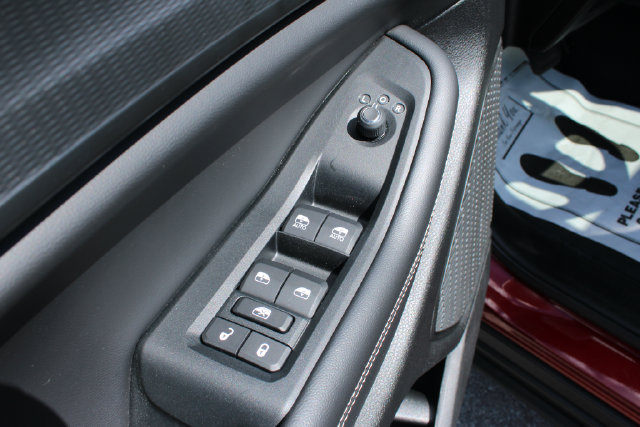 Used 2023 Jeep Grand Cherokee L Laredo AWD/4WD image 11