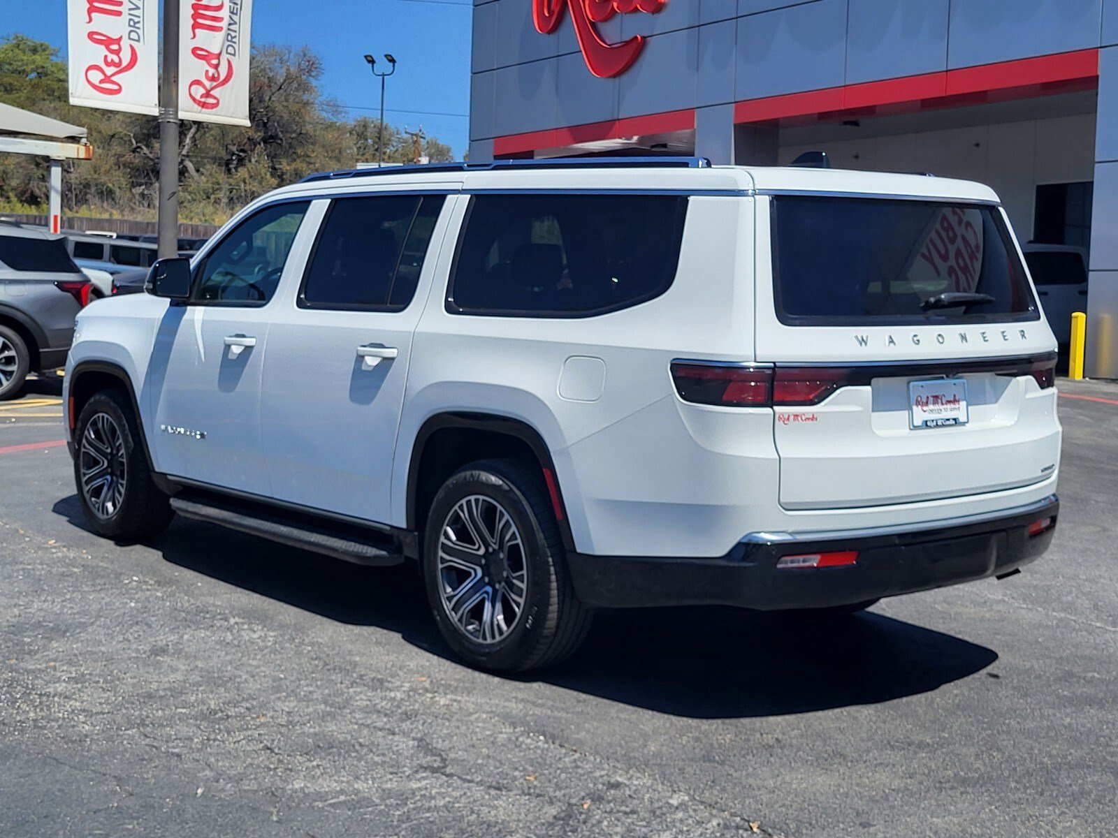 Used 2024 Jeep Wagoneer L Series II w/ Flexible Seating Group image 6