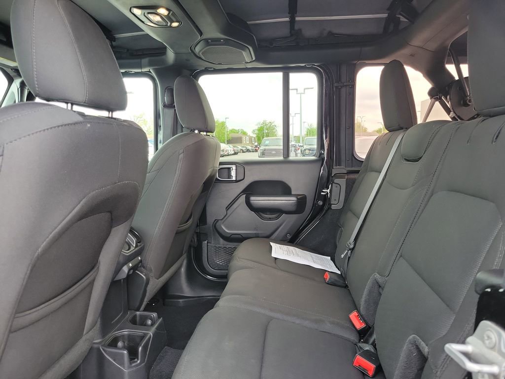 Used 2022 Jeep Wrangler Unlimited Sport AWD/4WD image 14