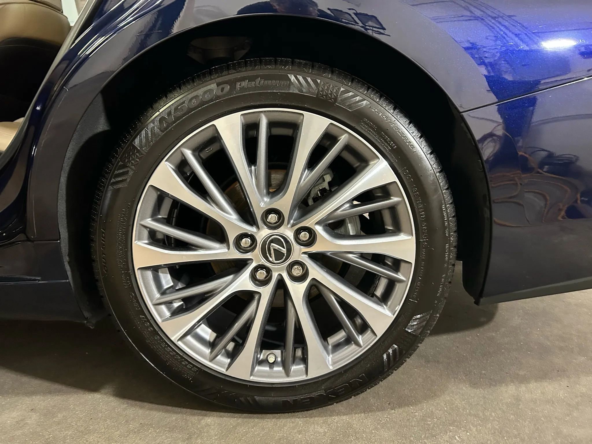 Used 2019 Lexus ES 350 w/ Accessory Package 2 image 13