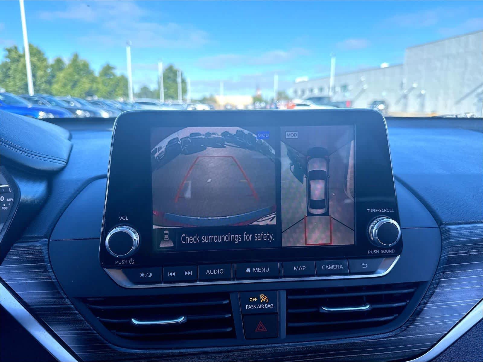 Used 2020 Nissan Altima 2.5 Platinum FWD image 16