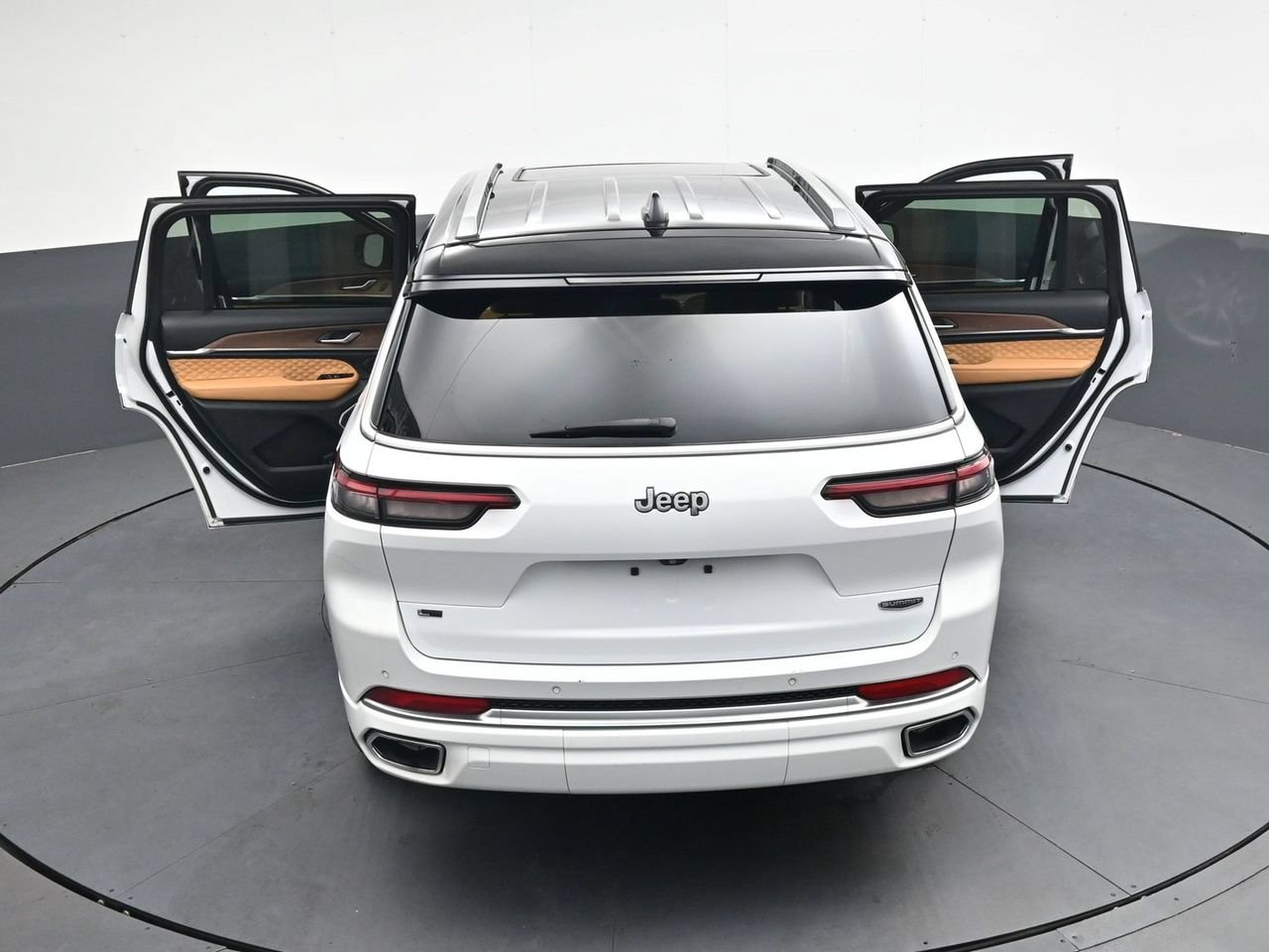 Used 2023 Jeep Grand Cherokee L Summit RWD image 36