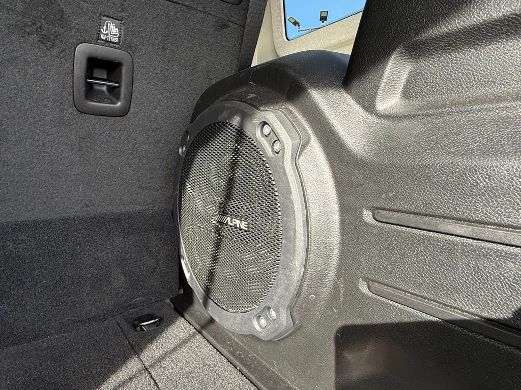 Used 2022 Jeep Wrangler Unlimited Sahara w/ Cold Weather Group image 12